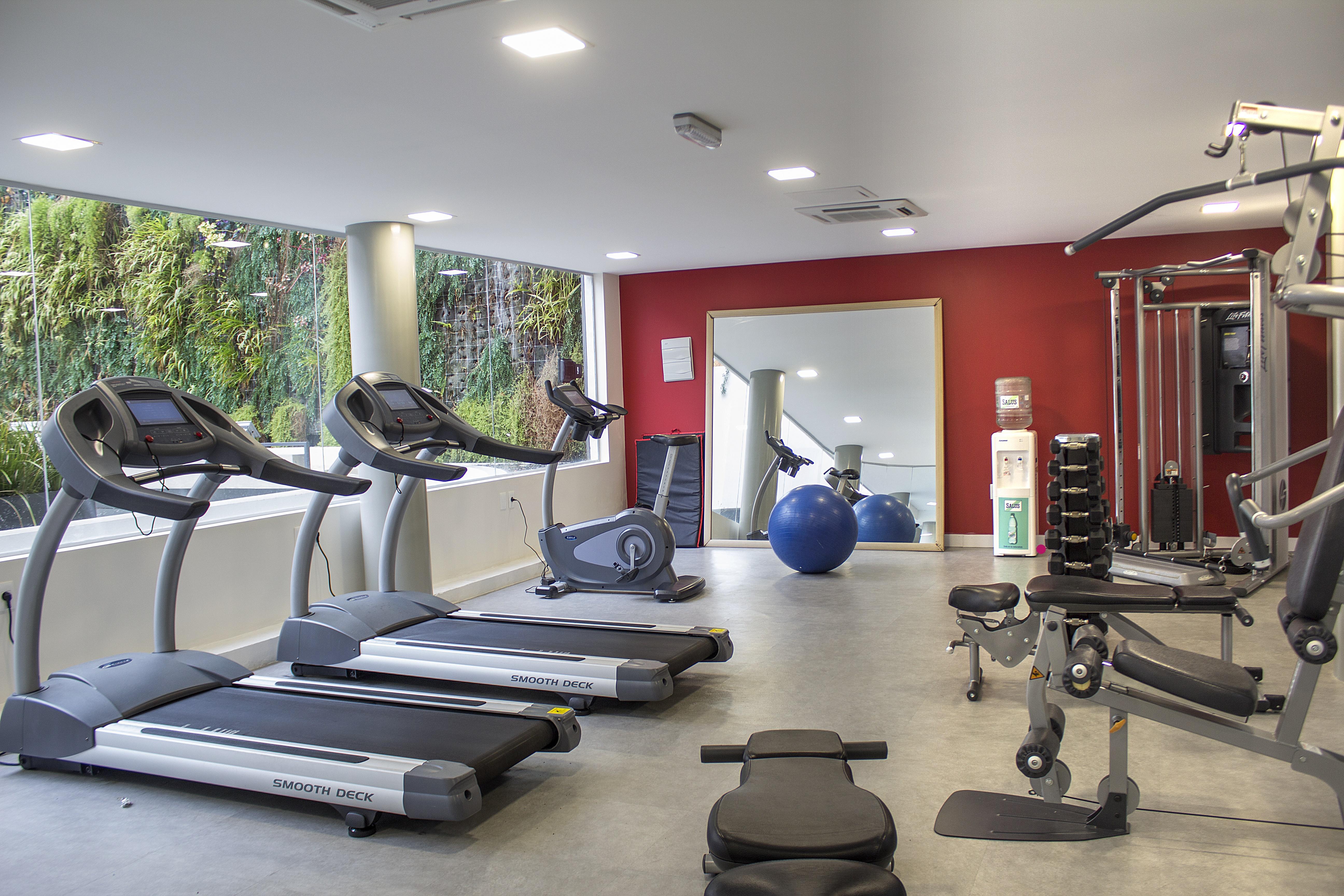 Regency Way Montevideo Hotel Екстер'єр фото